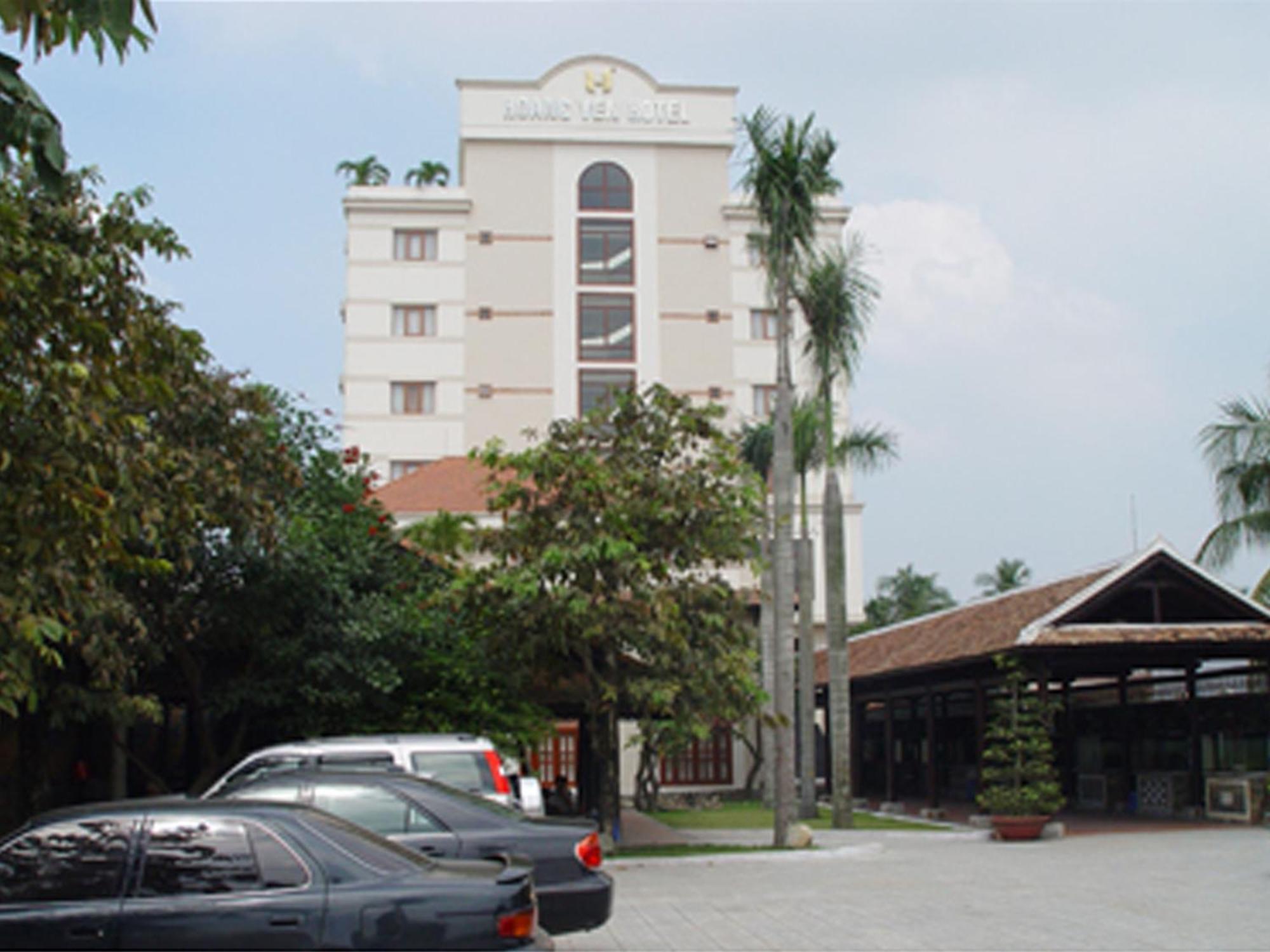 Hoang Yen Hotel Thuan An Exterior photo