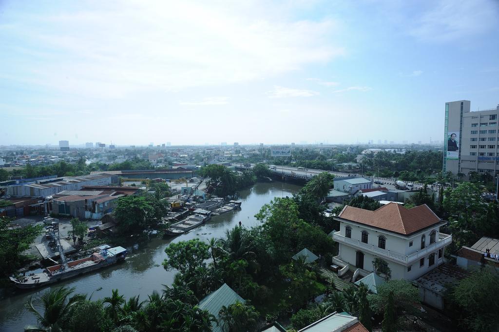 Hoang Yen Hotel Thuan An Exterior photo